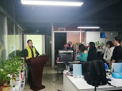 杜伯特洗瓶機(jī)！打造專業(yè)化強(qiáng)隊，把握清洗領(lǐng)域新機(jī)遇