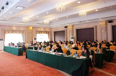 杜伯特實(shí)驗(yàn)室洗瓶機(jī)亮相2019湖北藥品分析及微生物檢測技術(shù)交流會