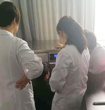 杜伯特實(shí)驗(yàn)室洗瓶機(jī)成功入駐固原市市場監(jiān)督管理局