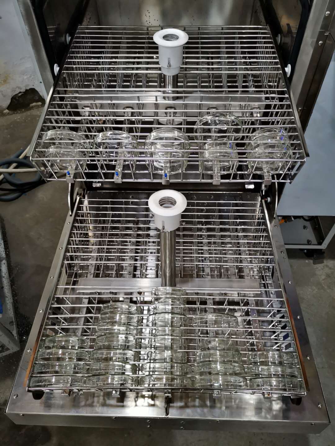 杜伯特洗瓶機(jī)：實(shí)驗(yàn)室培養(yǎng)皿高效清洗解決方案