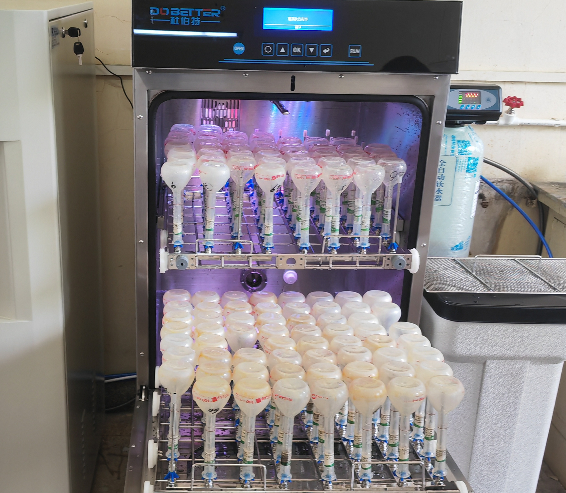 擺脫手洗噩夢(mèng)！這款全自動(dòng)清洗機(jī)，承包實(shí)驗(yàn)室洗瓶難題